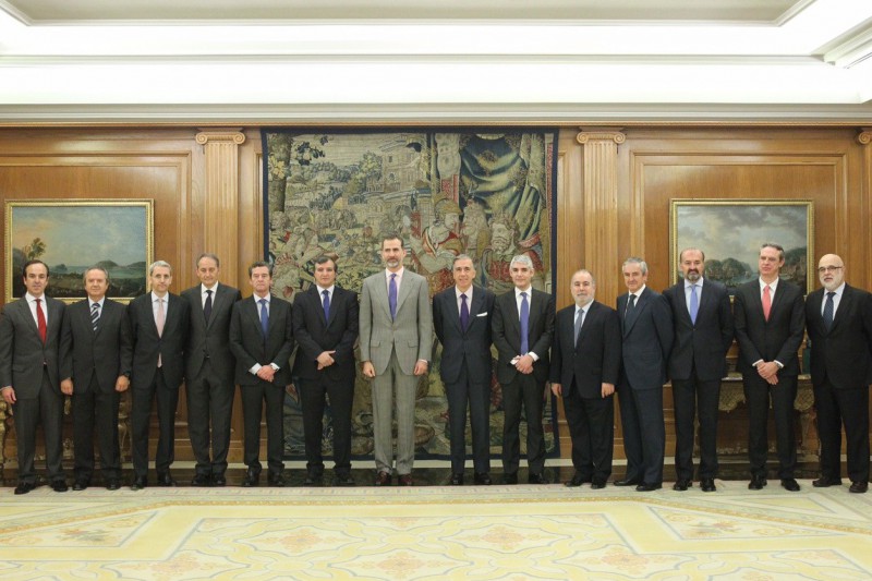 Foto de familia de la audiencia de Felipe VI con los representantes de la Alianza por la Competitividad