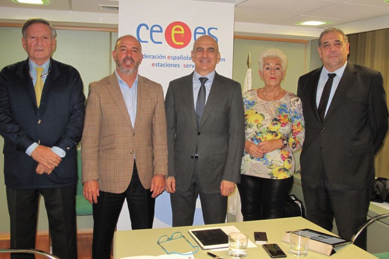 Parte del nuevo Comit Ejecutivo de la CEEES. De izqu. a dcha. Antonio Espinosa; Jorge de Benito; Zoilo Ros; Isabel Rodrguez y Xavier Prats...