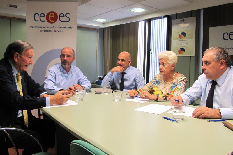 Imagen de la reunin mantenida el pasado 25 de octubre por el nuevo Comit Ejecutivo de la CEEES en su sede de Madrid
