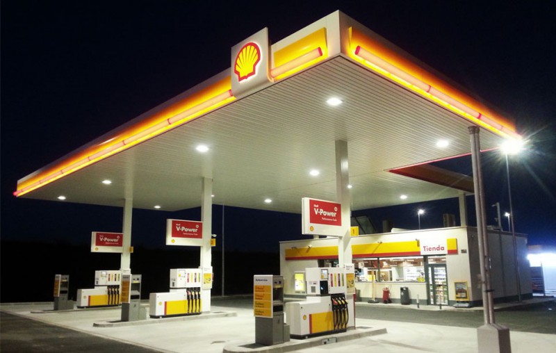 El descenso de los precios de los carburantes ha sido el principal factor que ha impulsado las ventas en las estaciones de servicio...