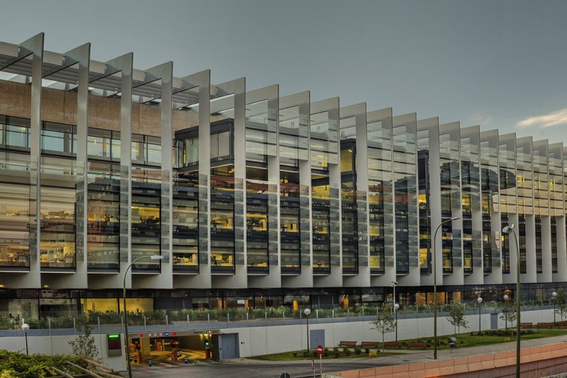 Imagen exterior de las oficinas centrales de Repsol en Madrid