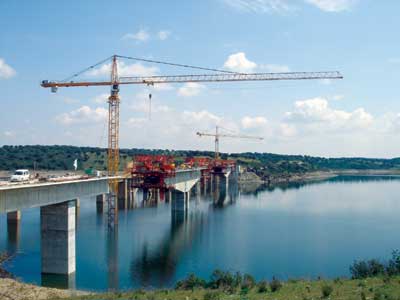 Construccin del nuevo viaducto de Ricobayo