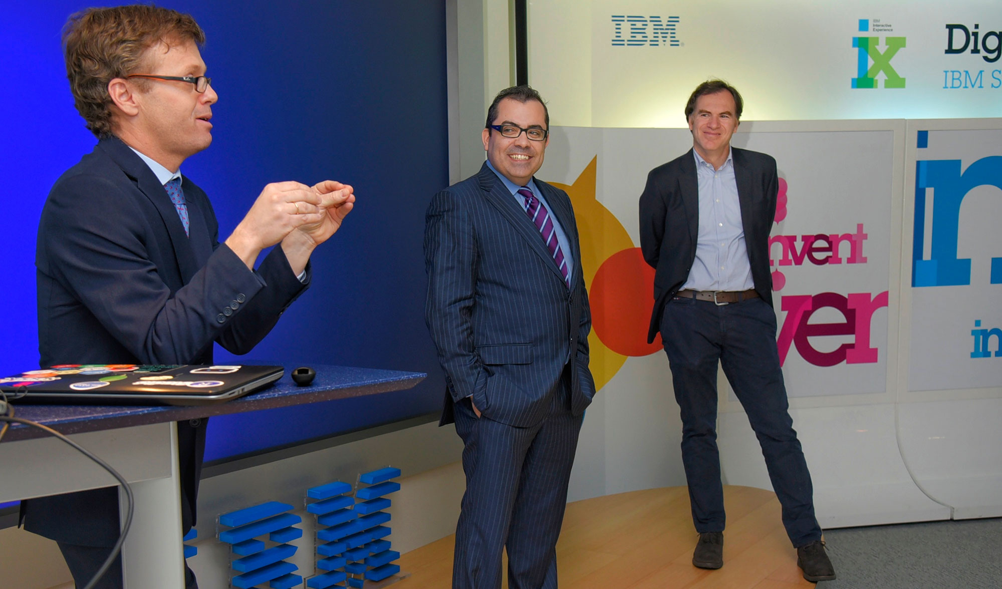 De izquierda a derecha, Luis Reina, Especialista de Datos de IBM; Antonio Pita...