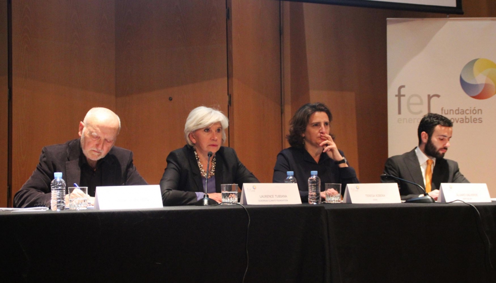 De izquierda a derecha: Domingo Jimnez Beltrn, Laurence Tubiana, Teresa Ribera y lvaro Beltrn