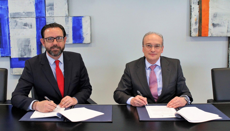Alejandro Senz de San Pedro, presidente de Cepe (izq.) y Avelino Brito Marquina, director General de Aenor firmaron el acuerdo...