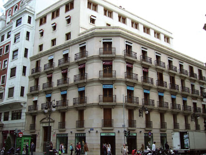 Edificio de oficinas de superficies difanas, en la calle de Coln de Valencia