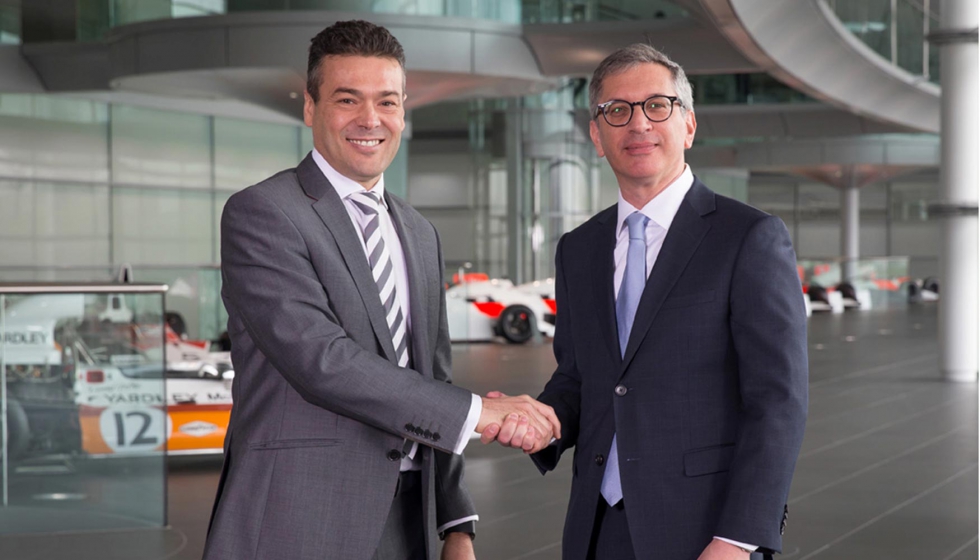 John Cooper, director comercial y financiero de McLaren Racing (izq.) e Ilan Levin, CEO de Stratasys