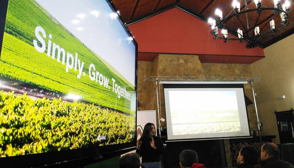 La directora de Marketing Operativo de Adama Agriculture Espaa, Anglica Reyes, durante la presentacin en Marchena