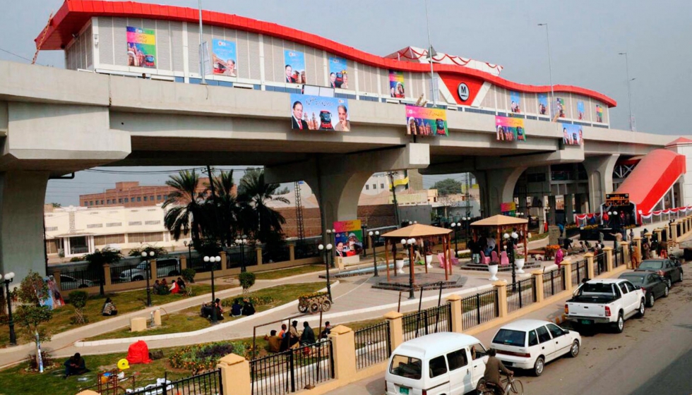 Estacin de autobuses con sistema BRT instalado en Multn (Pakistn). Foto: Saikh Faisal (INP)