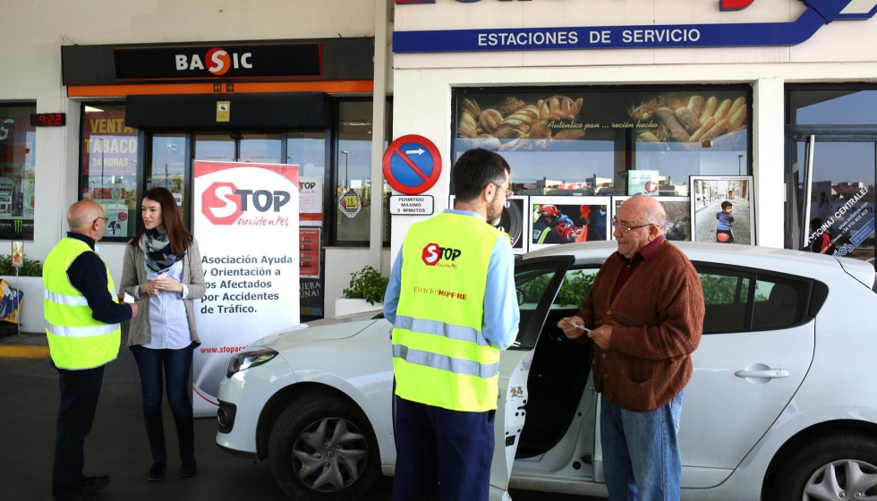 La accin de concienciacin de seguridad vial tuvo lugar en la estacin de servicio El Portazgo, perteneciente a Zoilo Ros S.A...