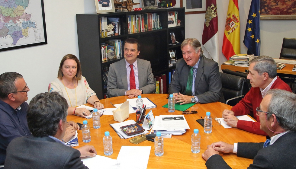 Reunin con el Consejo de Colegios Profesionales de Veterinarios de Castilla-La Mancha