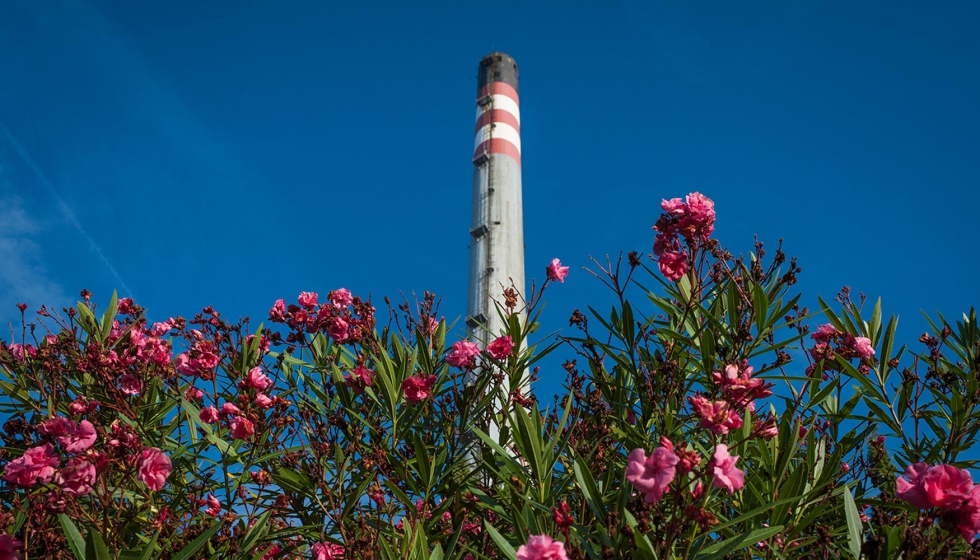 Las mejoras tecnolgicas incrementan la seguridad, la fiabilidad y la eficiencia del complejo industrial de Repsol en La Corua...