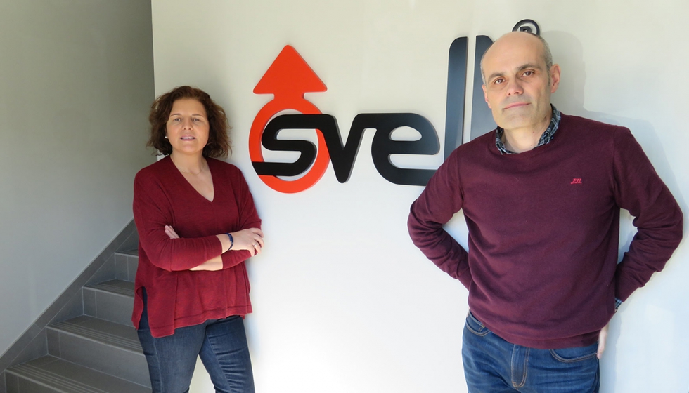 Carmen lvarez, directora de Marketing, y Javier Urraburu, director comercial y socio fundador, en la entrada a las instalaciones...