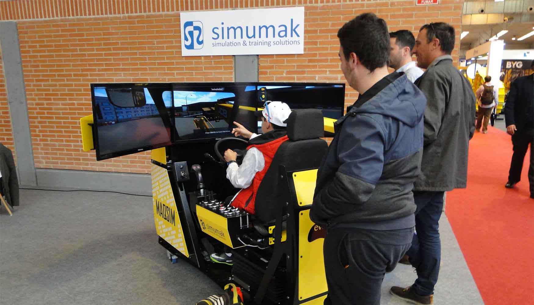 Simulador Maqsim Silver mostrado por Simumak en Smopyc 2017