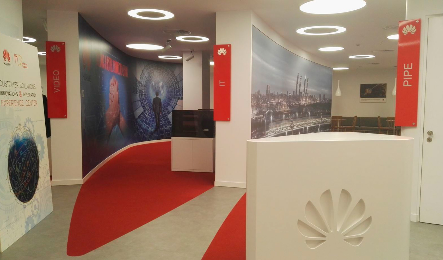 El nuevo centro de demostraciones de Huawei Espaa combina lo ltimo en tecnologa audiovisual y soluciones de redes, cloud computing...