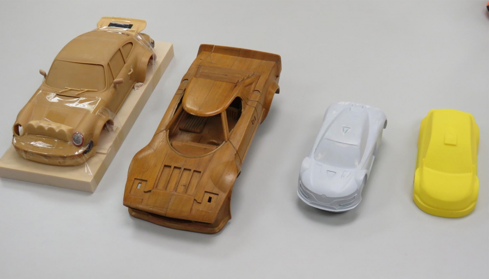 Maquetas de resina epoxdica (izq.), madera e impresin 3D (dcha.) de coches Ninco