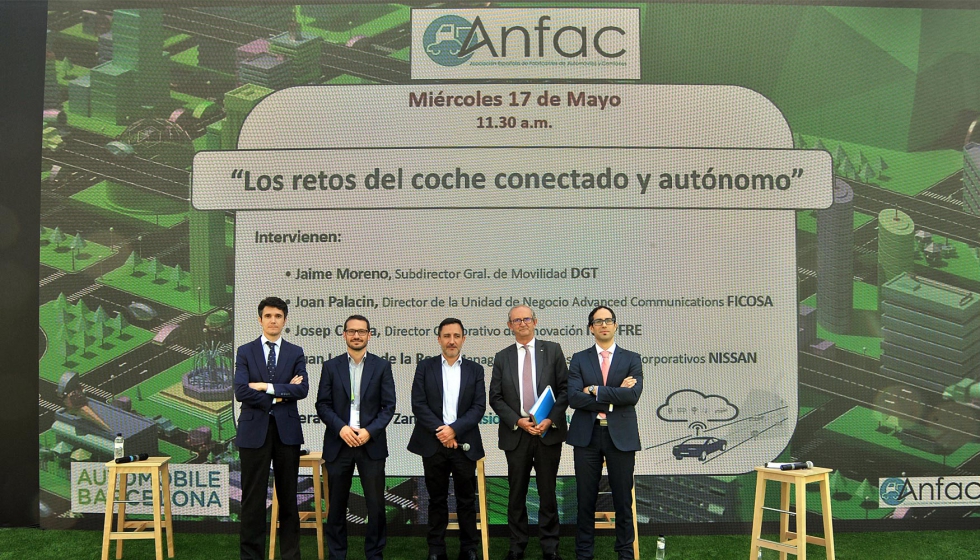 De izquierda a derecha: Jaime Moreno (DGT), Joan Palacin (Ficosa), Josep Celaya (Mapfre), Juan Luis Pla de la Rosa (Nissan) y Artur Zann (Expansin)...