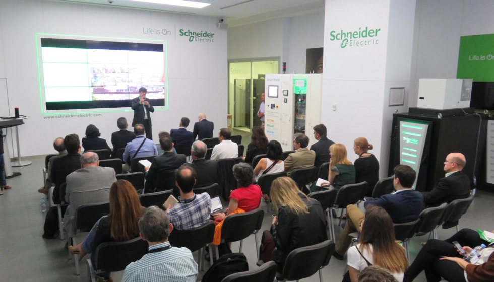 Instantnea de la presentacin en las instalaciones de Schneider Electric en Barcelona