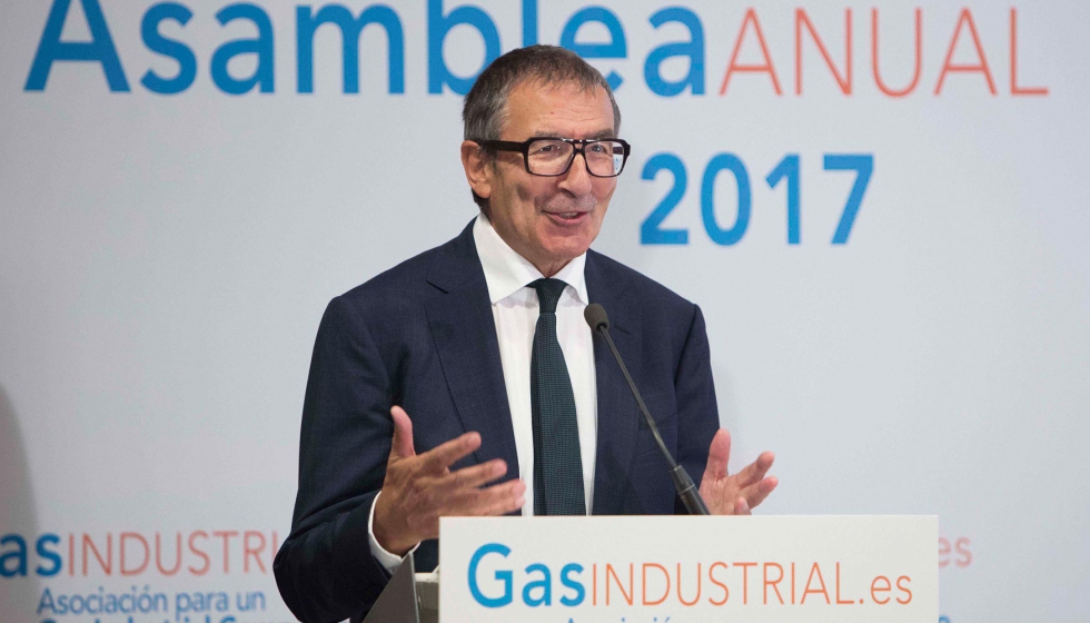 Juan Vila, presidente de Gasindustrial, expuso ante los asistentes una ponencia titulada La industria como prioridad...