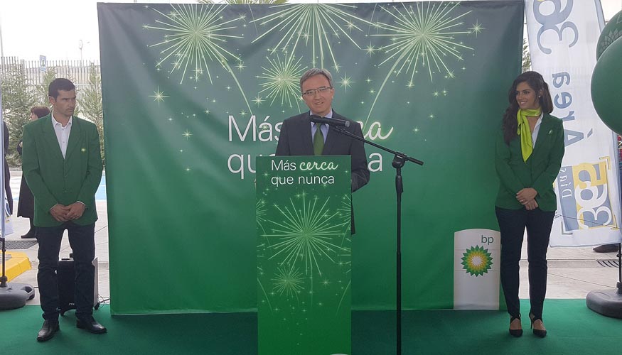 Luis Aires, presidente de BP Espaa, acudi al acto de inauguracin de la nueva estacin de servicio de Grupo Megino