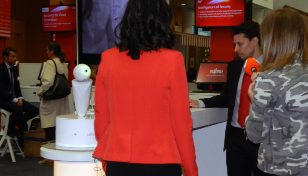 Robopin, un robot que conecta a las personas con la tecnologa, presentado en el Fujitsu World Tour 2017