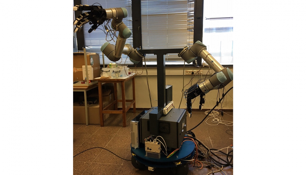 Figura 3. Robot manipulador mvil antropomorfo