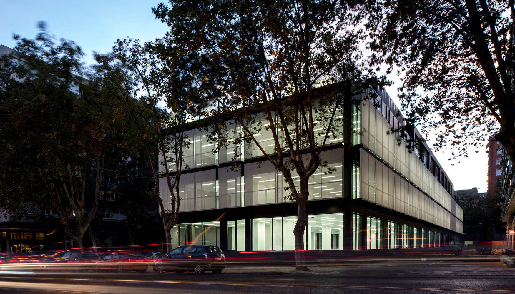 El edificio MDF7, proyectado por Allende arquitectos, nace de la rehabilitacin integral de una construccin ya existente...