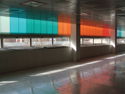 Aplicaciones de Lexan en la fachada interior, de un edificio industrial de Barcelona