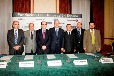 De izquierda a derechaJuan Estarellas, Director General de Arcelor Mittal Espaa, Emilio Gimeno, Presidente de Hero Espaa, Antonio Oporto...