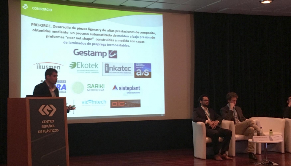 Santiago Neira present el proyecto Preforge centrado en tecnologas de moldeo de Prepegs termoestables...