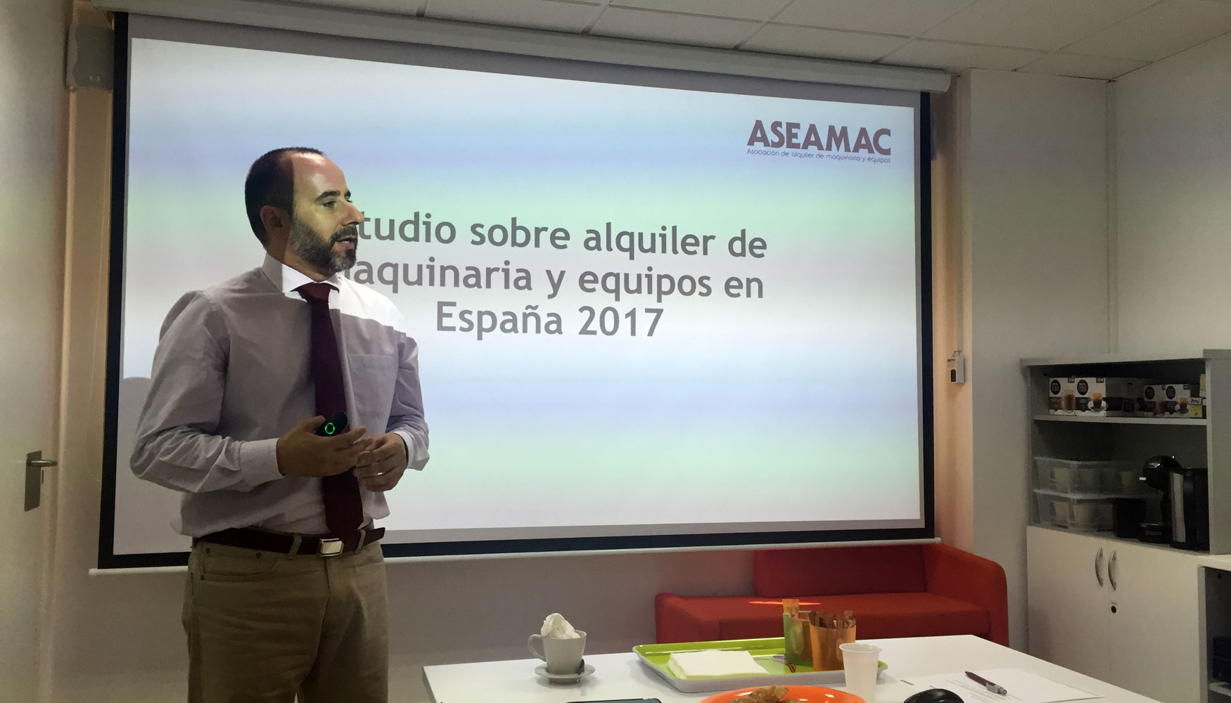 Jose Blanco, secretario general de Aseamac, durante el encuentro con la prensa