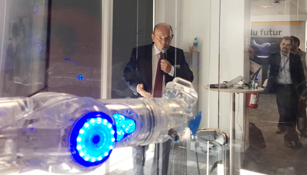 Heinrich Frontzek present el BionicCobot, un robot colaborativo de siete ejes inspirado en un brazo humano