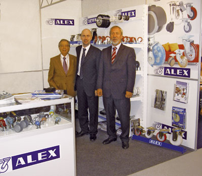 El equipo de ventas de Ruedas Alex en el stand de la firma en Concreta