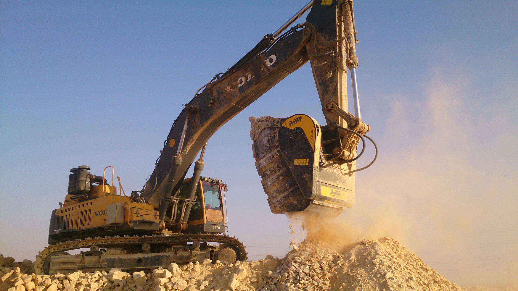 Cuchara BF150.10 en excavadora Volvo, trabajando en Arabia Saud