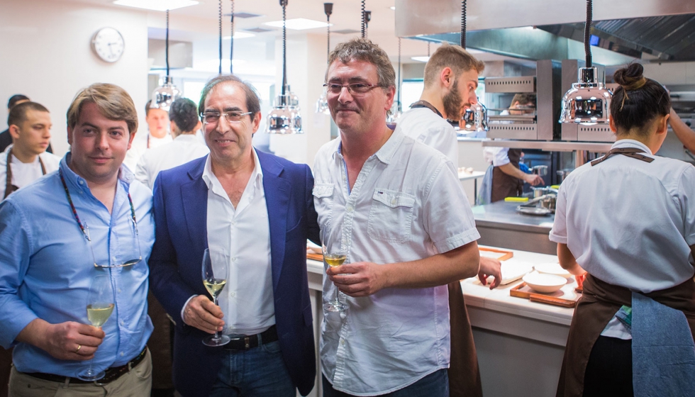 Ricardo Snchez, Arturo Snchez y Andoni Luis Aduriz en la cocina de Mugaritz