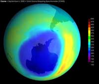 Niveles de ozono en el hemisferio sur, obtenidos por el Nimbus-7.En el centro la Antrtida. Abajo, a la izquierda, la Patagonia argentina...