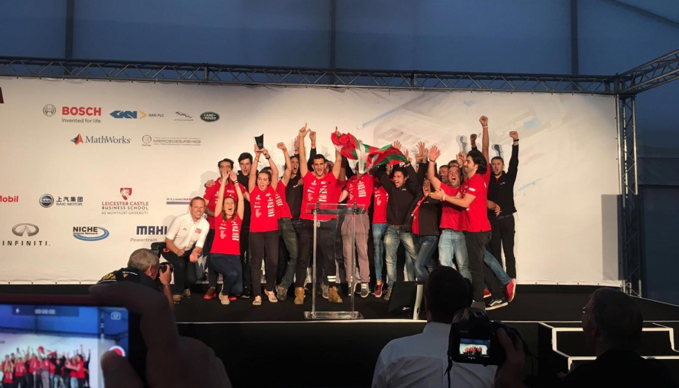 El equipo Formula Student Bizkaia de la Escuela de Ingeniera de Bilbao (UPV/EHU) celebra su victoria