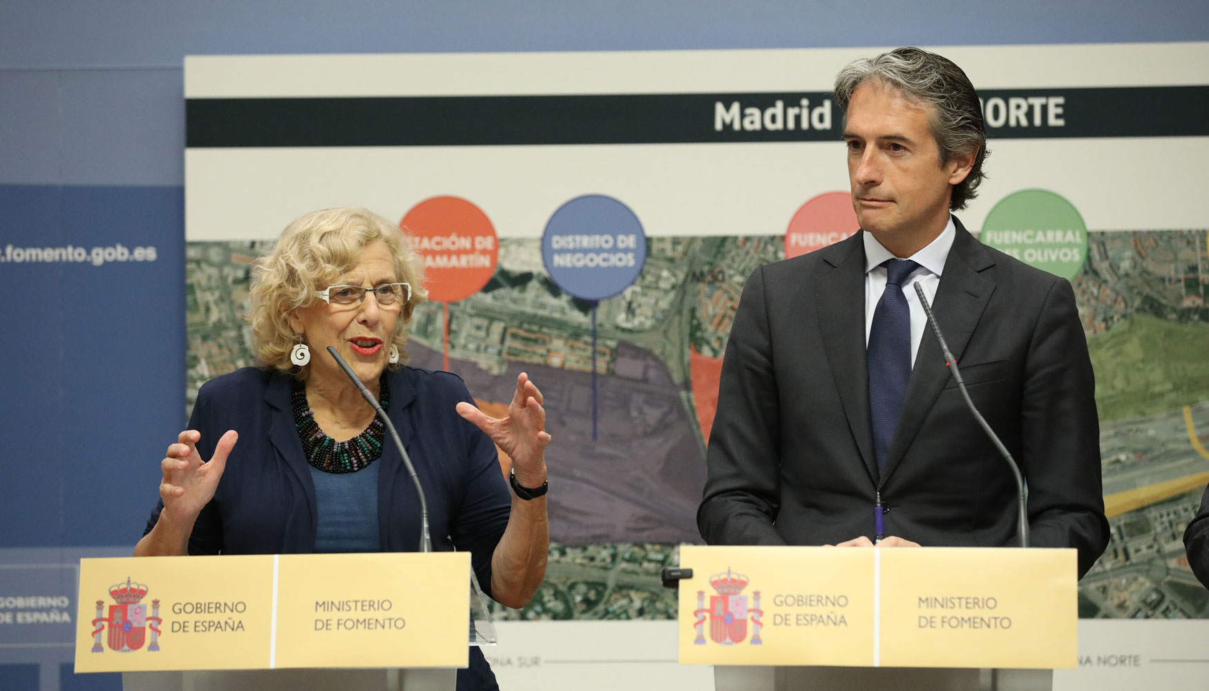 Manuela Carmena, alcaldesa de Madrid, e igo de la Serna, ministro de Fomento, durante la presentacin del plan Madrid Nuevo Norte...