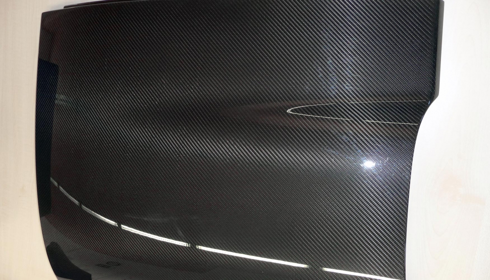Componente de demostracin de carbono: elemento de capacete para el auto deportivo X-Bow