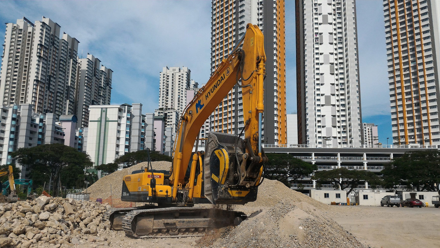 Cuchara BF90.3 en una excavadora Hyundai durante unos trabajos en Singapur