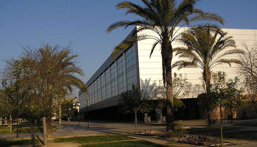 Fachada de la biblioteca general de la Universidad de Alicante
