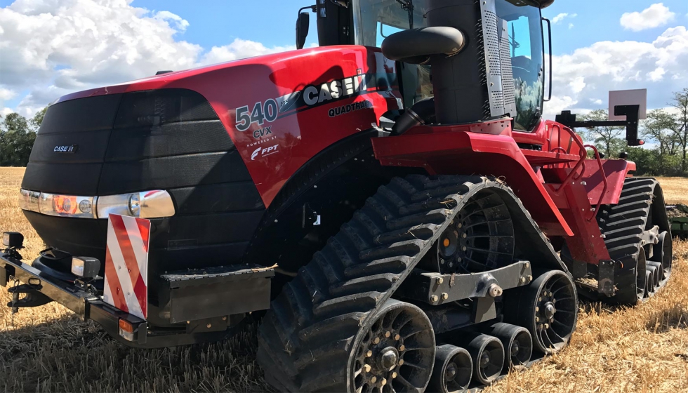 El nuevo Quadtrac CVX lleva las ventajas de funcionamiento y eficiencia de la transmisin continua al mercado de tractores articulados de orugas...