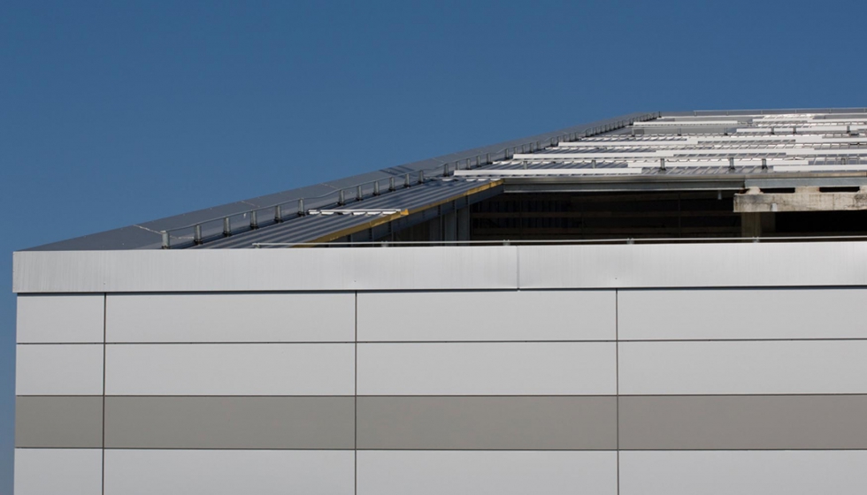 Detalle de la instalacin de Isofire Roof en la sede de Vittoria Assicurazioni, en Miln
