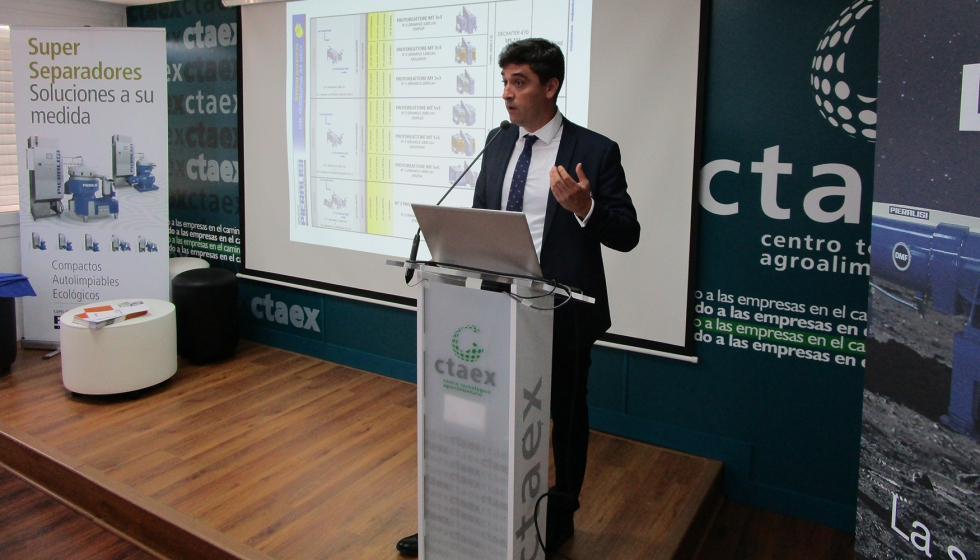 Juan Manuel Armenteros, director tcnico de Posventa de la Delegacin Sur de Pieralisi, durante la jornada