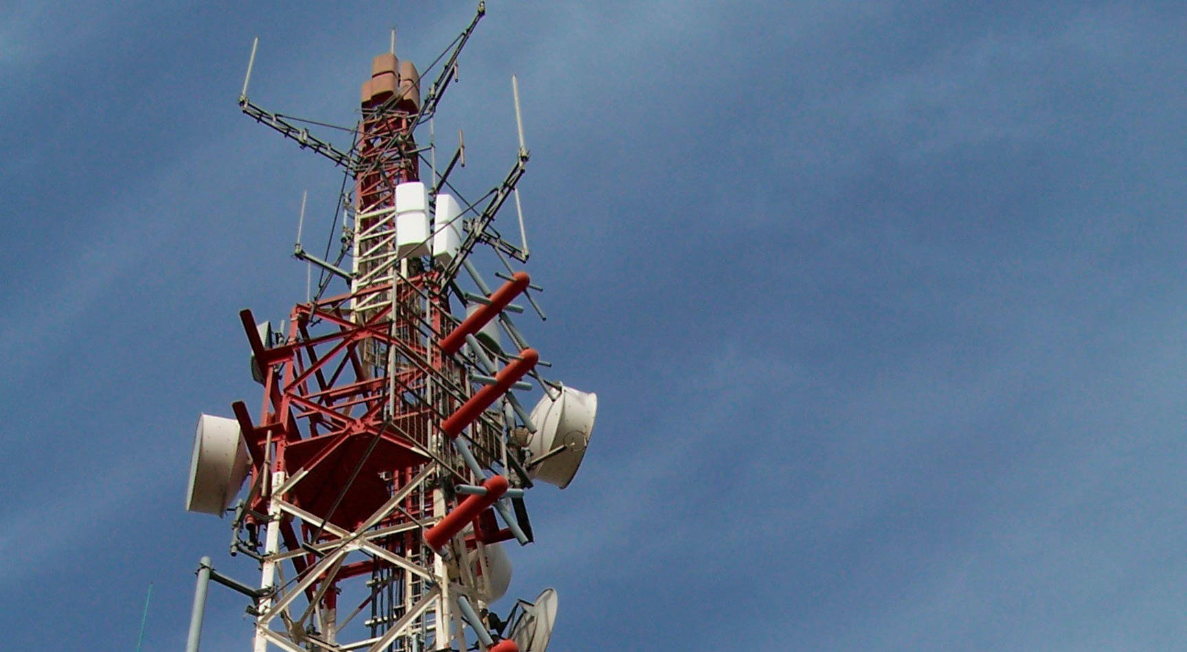 El servicio de radiotelefona mvil pblico est concebido como una extensin del servicio telefnico bsico