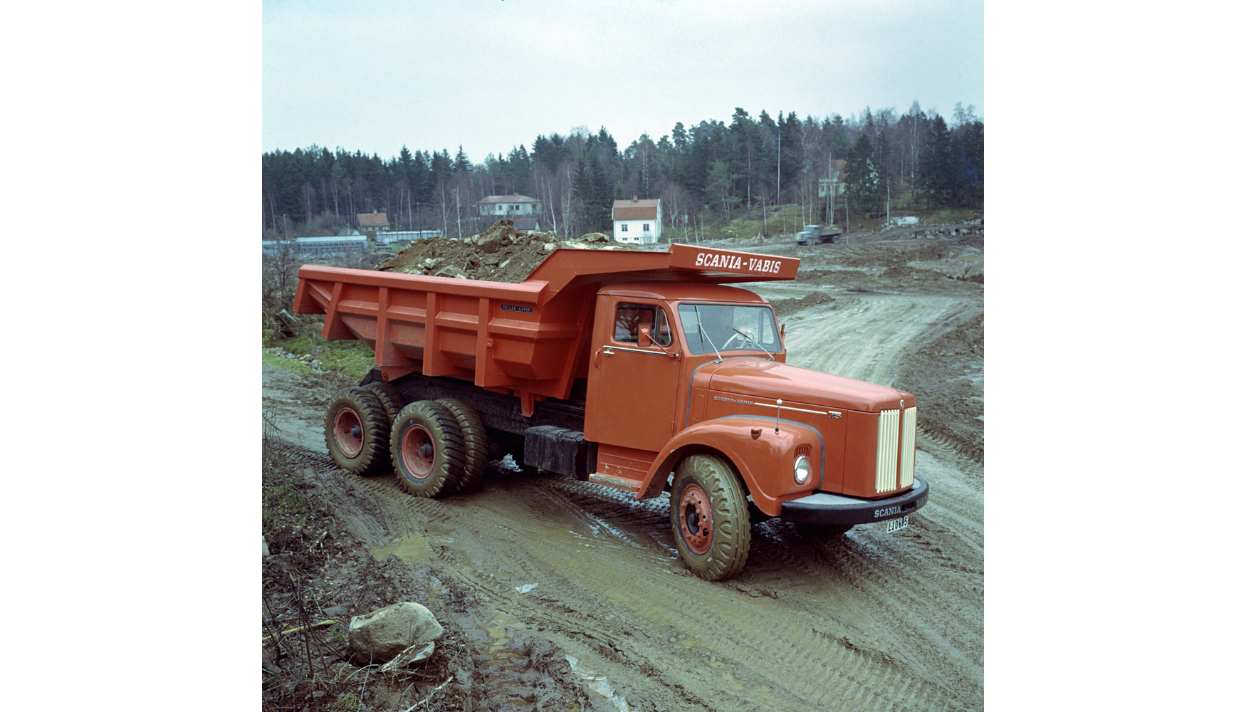 Algunos vehculos destinados a la construccin que fabricaba Scania-Vabis, como el icnico DLT75 6x4 de 1958...