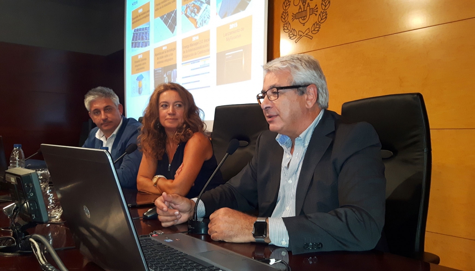 De izq. a dcha.: Rafael Clusellas, Assumpta Farran y Ernesto Macas, durante la rueda de prensa de presentacin