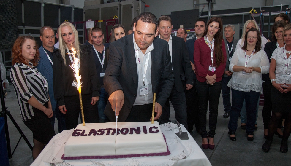 Adems de la apertura de la nueva sala de produccin, durante el evento se celebr el primer aniversario de Glastronic