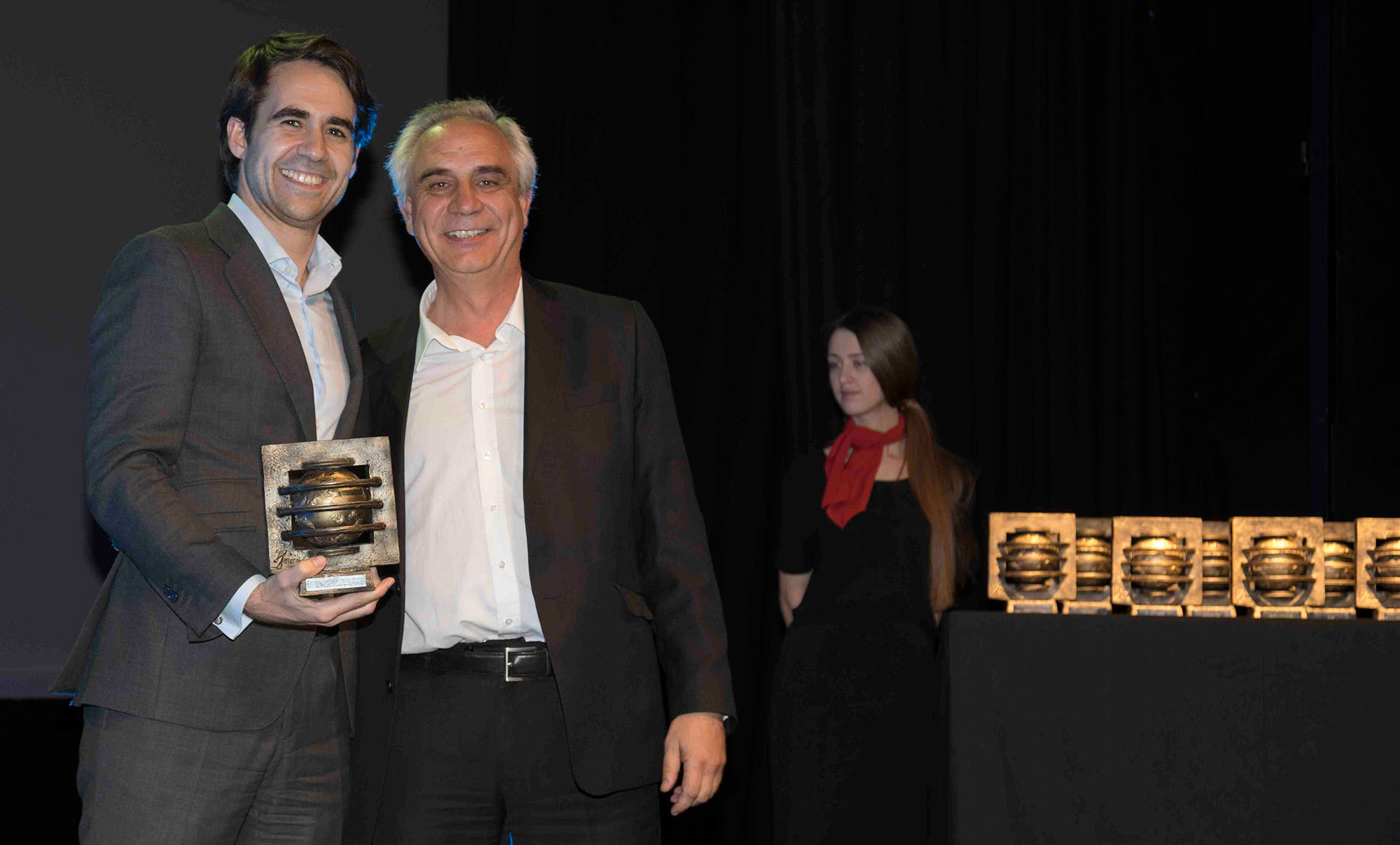 Francisco Trillo recogiendo el premio de ganador en la categora de seguridad en la pasada edicin de los Premios ComunicacionesHoy...