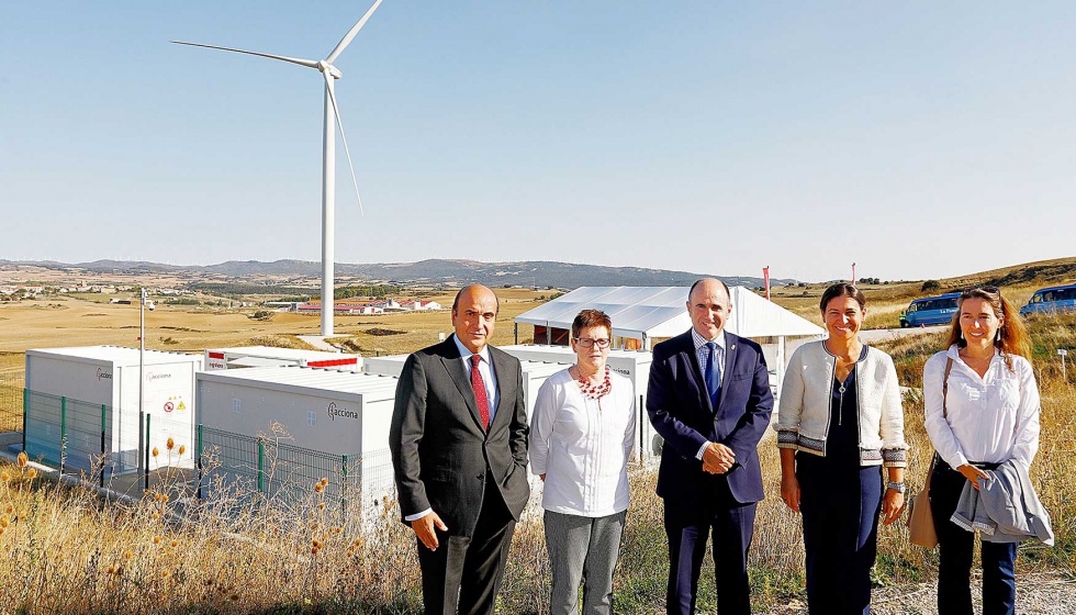 Manu Ayerdi estuvo acompaado por la directora general de Industria, Energa e Innovacin, Yolanda Blanco y por la alcaldesa de Barsoain...